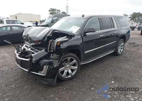 2015 Cadillac Escalade Esv Luxury z USA, uszkodzony, nr VIN 1GYS4HKJ8FR209647